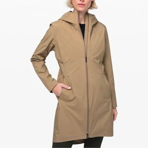 lululemon rain rebel jacket size 4 / XS